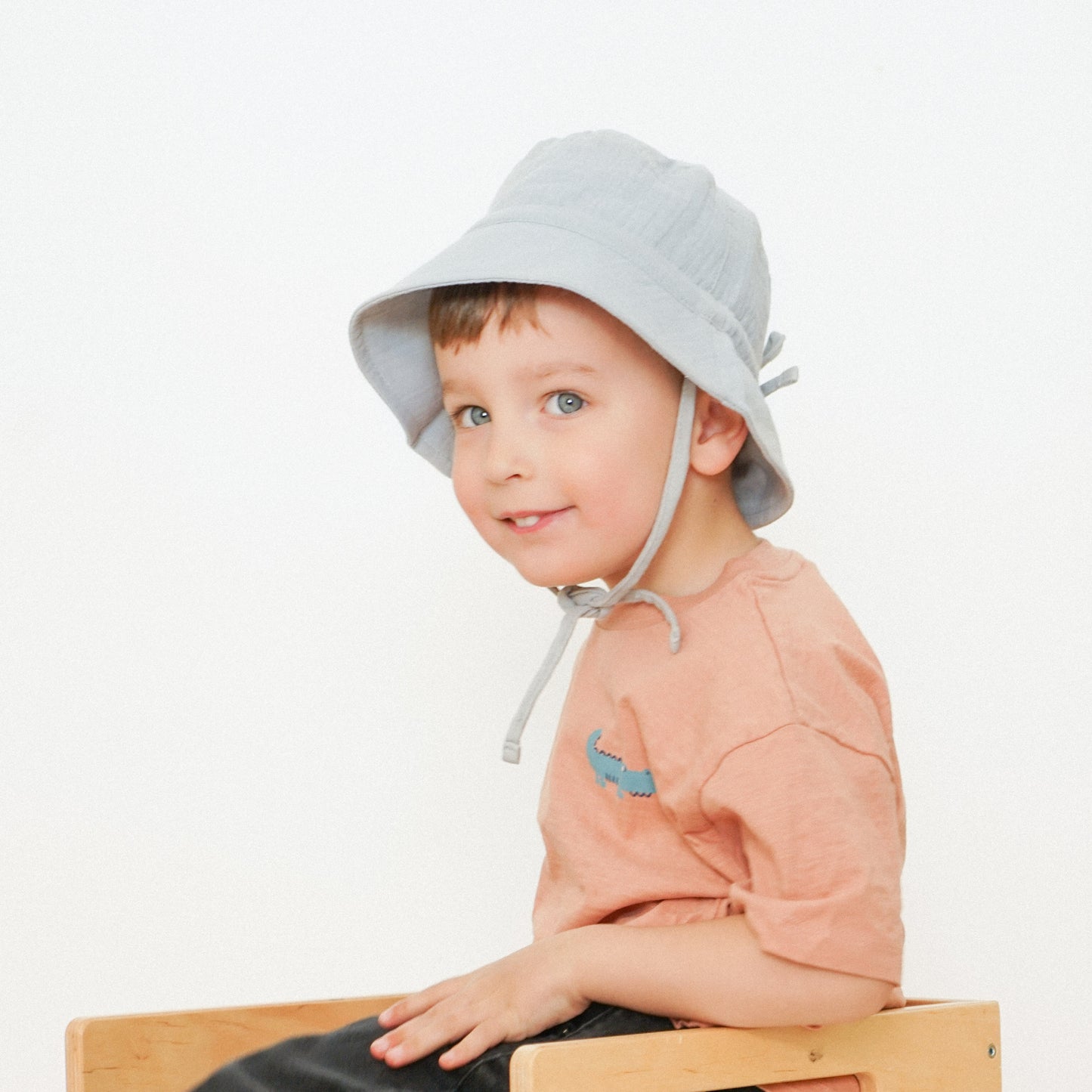Sonnenhut aus Musselin mit Nackenschutz in Swedish Blue, UV-Schutz UPF 50+, Babys & Kinder Unisex