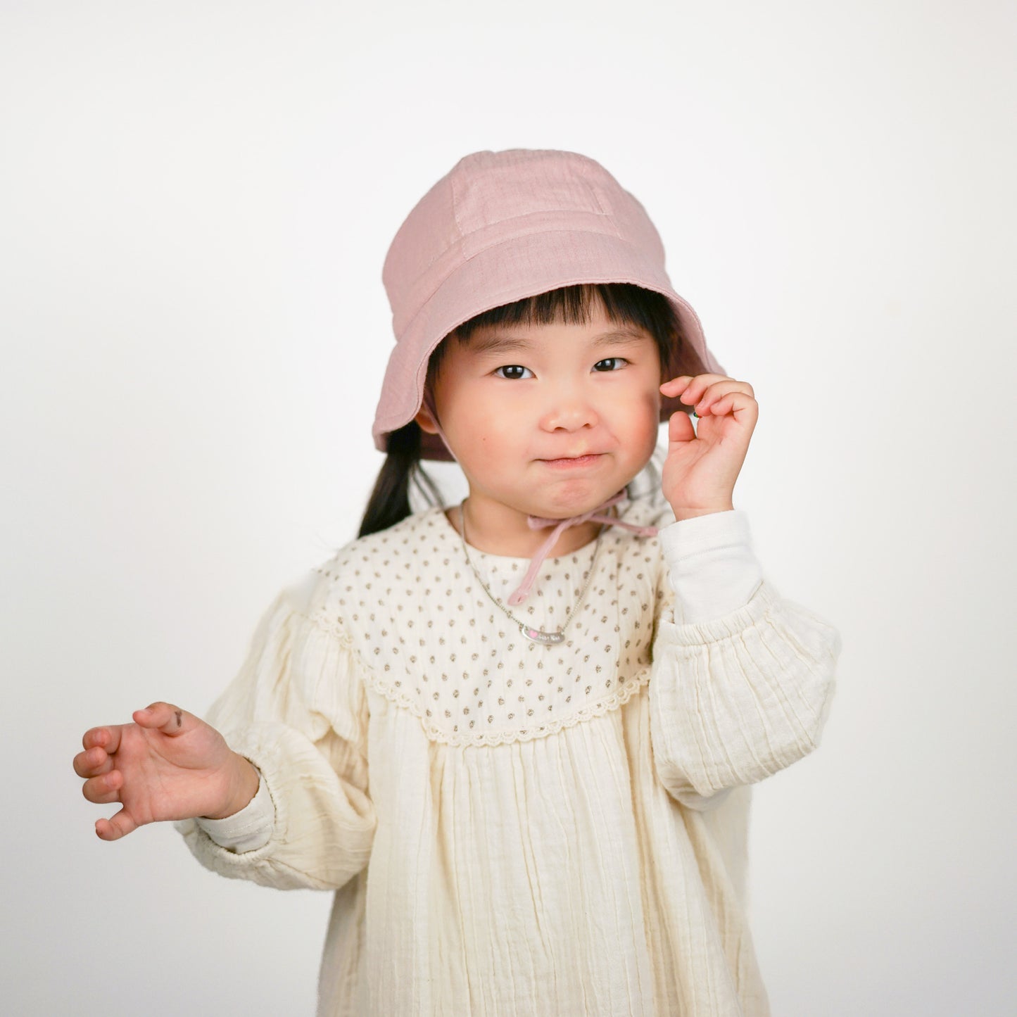 Sonnenhut aus Musselin mit Nackenschutz in Rosa, UV-Schutz UPF 50+, Babys & Kinder Unisex